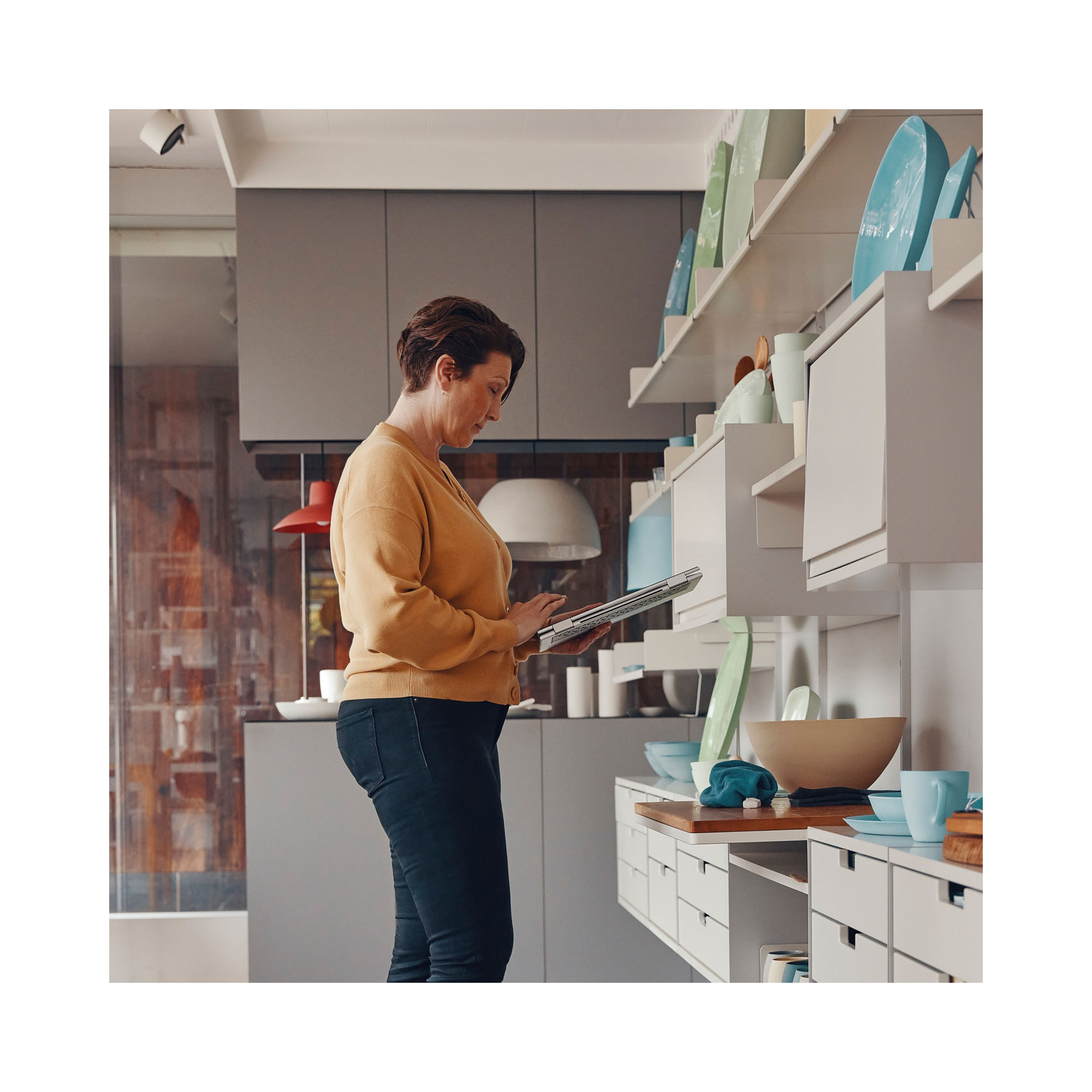 HP EliteBook X360 1040 G10 2-in-1 i7 (1355U) 16GB RAM 512GB SSD 14" FHD Touch Windows 11 Pro